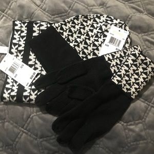 NEW Michael Kors Scarf/Glove/Toboggan Set